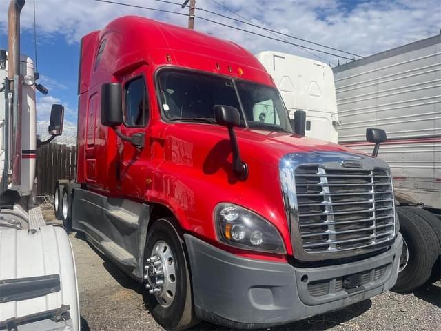 Image of Freightliner Cascadia 125 Evolution equipment image 2