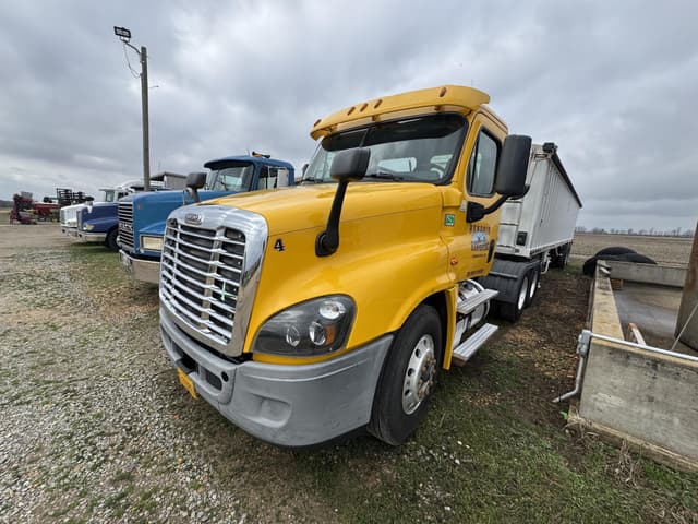 Image of Freightliner Cascadia 125 equipment image 1