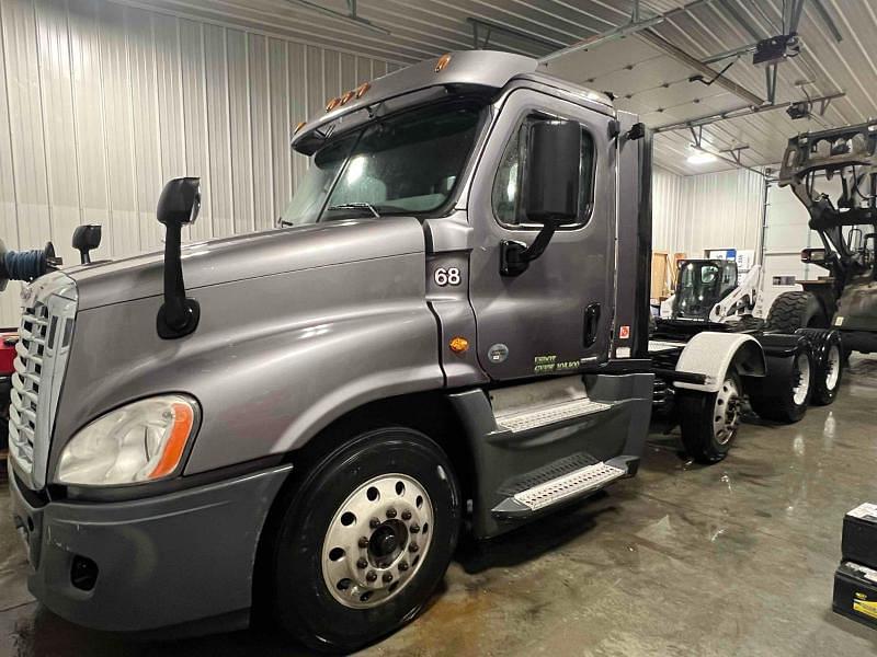 Image of Freightliner Cascadia 125 Primary image