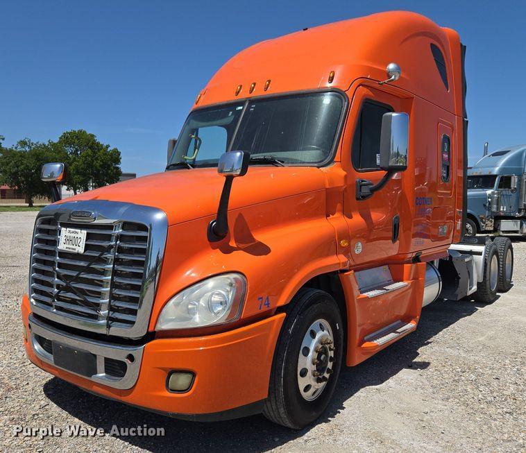 Image of Freightliner Cascadia 125 Primary image