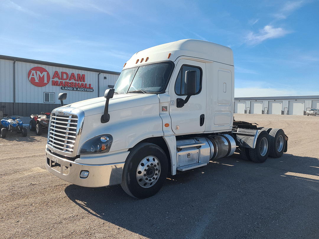 Image of Freightliner Cascadia 125 Primary image