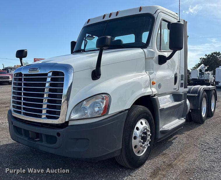 Image of Freightliner Cascadia 125 Primary image