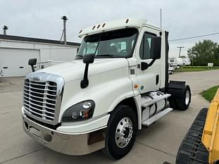 2016 Freightliner Cascadia 125 Equipment Image0