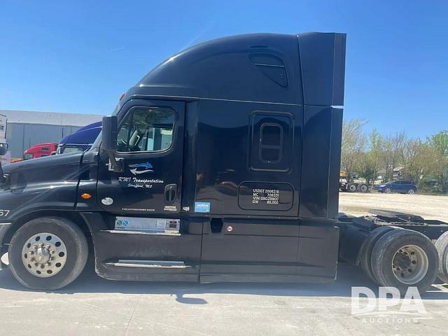 Image of Freightliner Cascadia 125 equipment image 4