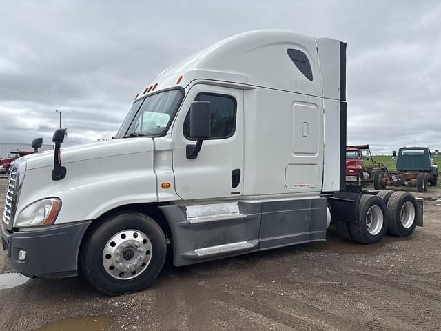 Image of Freightliner Cascadia 125 equipment image 1