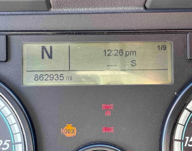 Image of Freightliner Cascadia 125 equipment image 3