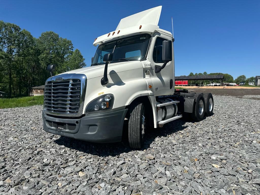Image of Freightliner Cascadia 125 Primary image