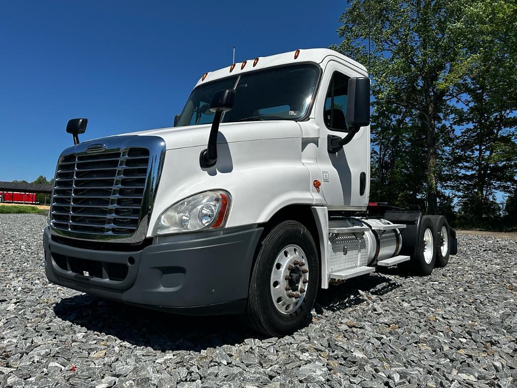 Image of Freightliner Cascadia 125 Primary image