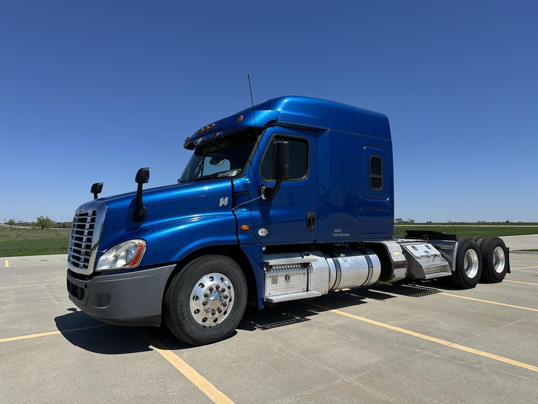 Main image Freightliner Cascadia 126