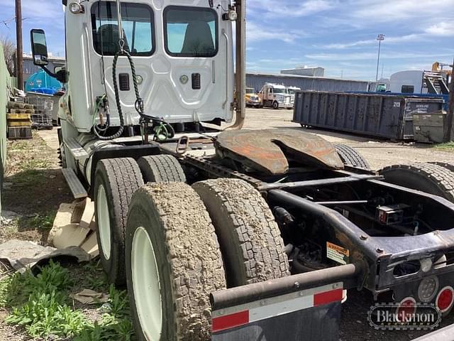 Image of Freightliner Cascadia equipment image 1