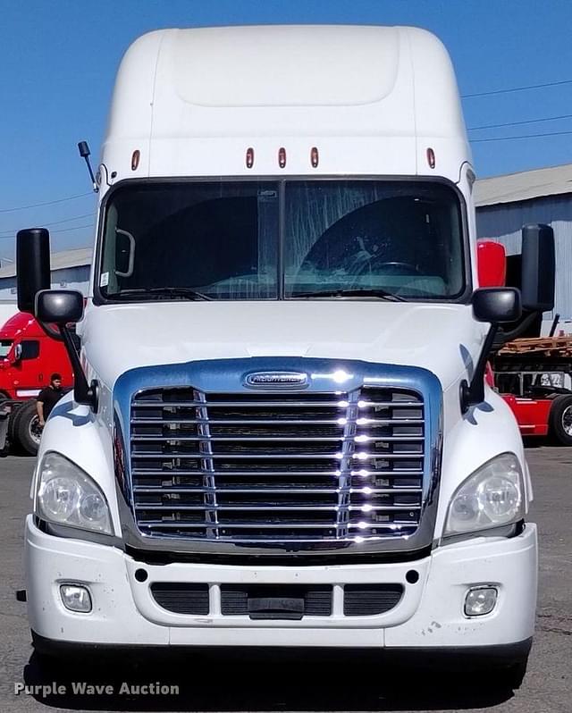 Image of Freightliner Cascadia Evolution equipment image 1