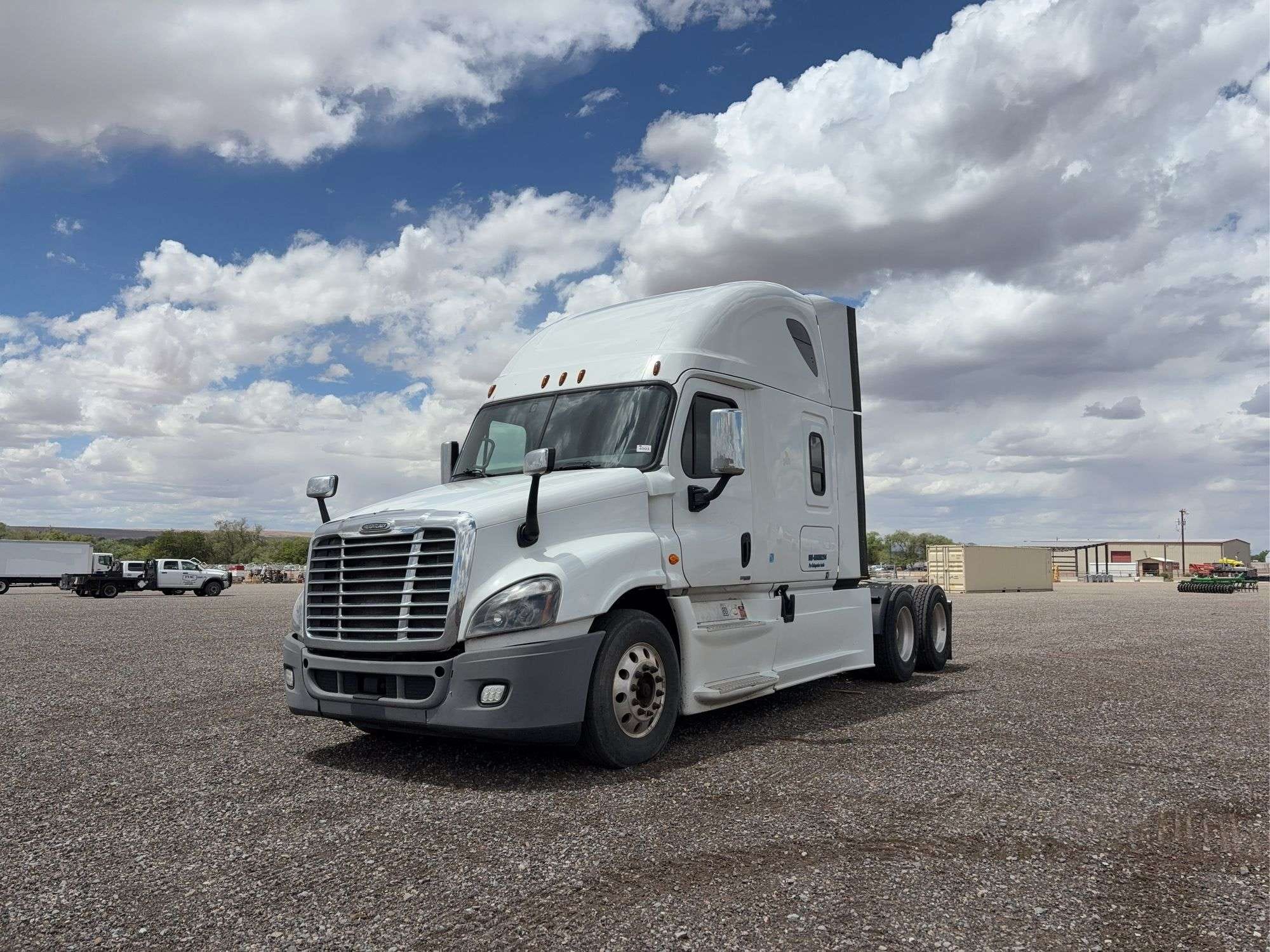 2016 Freightliner Cascadia Equipment Image0