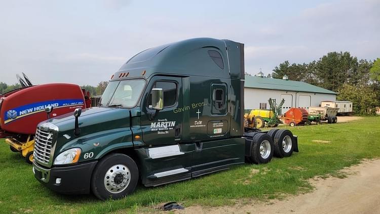 2016 Freightliner Cascadia Equipment Image0