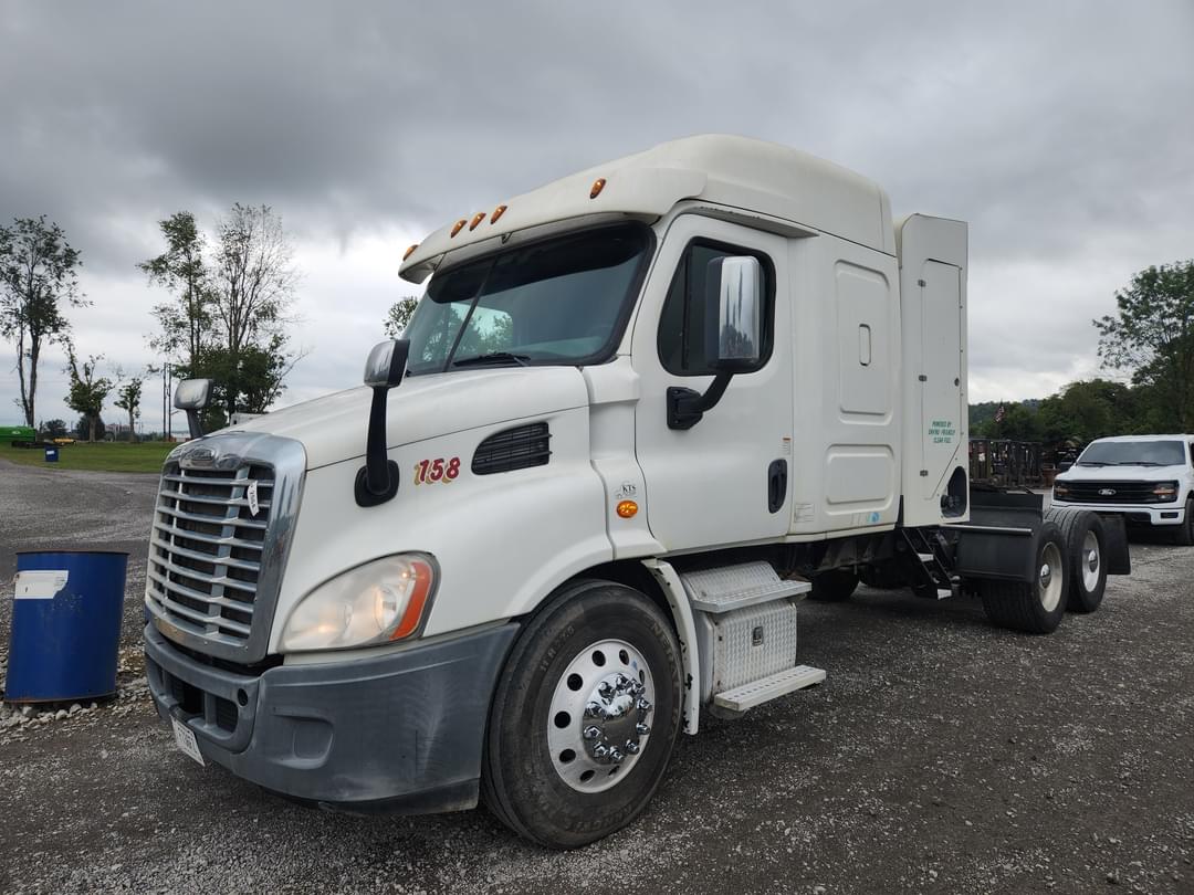 Image of Freightliner Cascadia Primary image