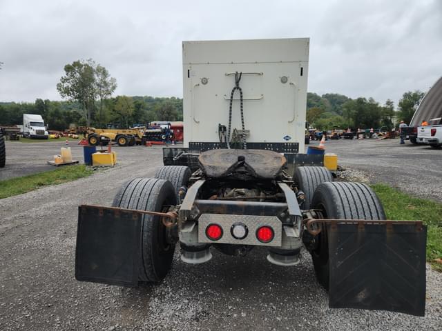 Image of Freightliner Cascadia equipment image 4