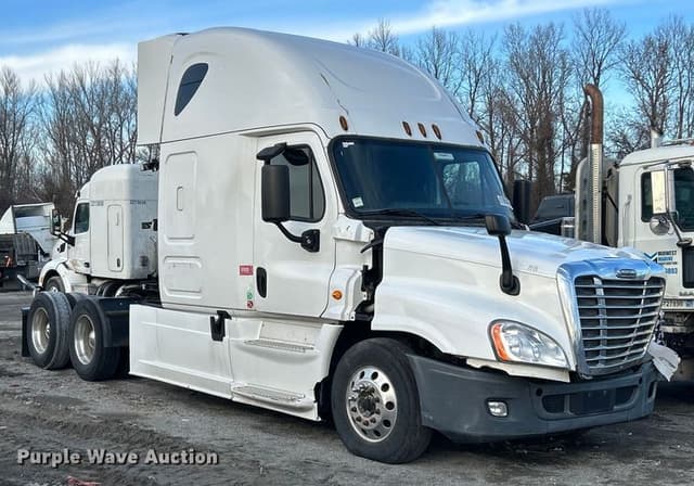 Image of Freightliner Cascadia equipment image 1