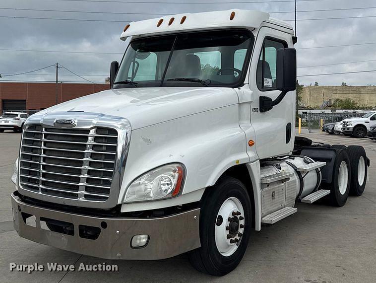 Image of Freightliner Cascadia Primary image