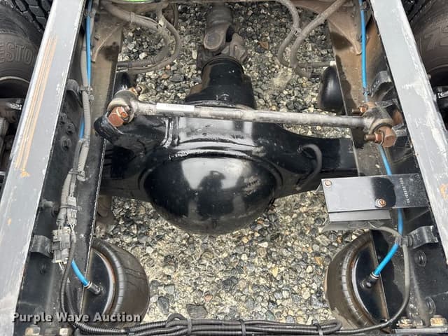 Image of Freightliner Cascadia equipment image 3