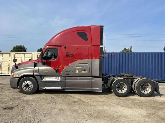 Image of Freightliner Cascadia equipment image 1