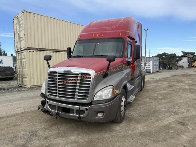 Image of Freightliner Cascadia equipment image 3