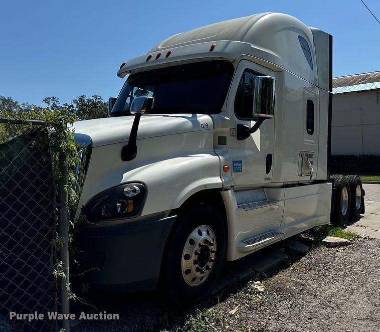 Image of Freightliner Cascadia Primary image