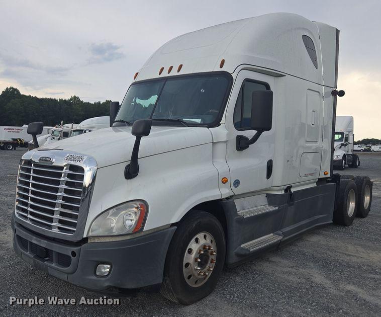 Image of Freightliner Cascadia Primary image