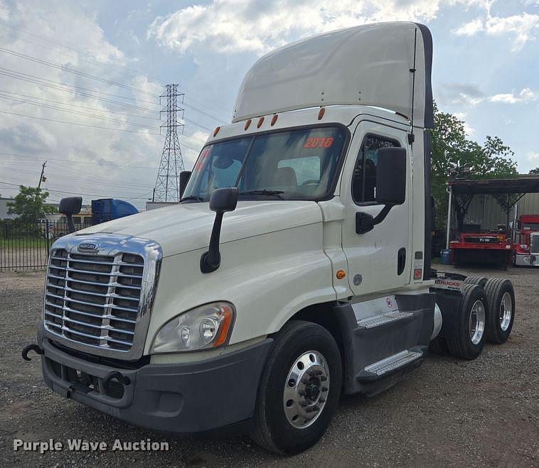 Image of Freightliner Cascadia Primary image