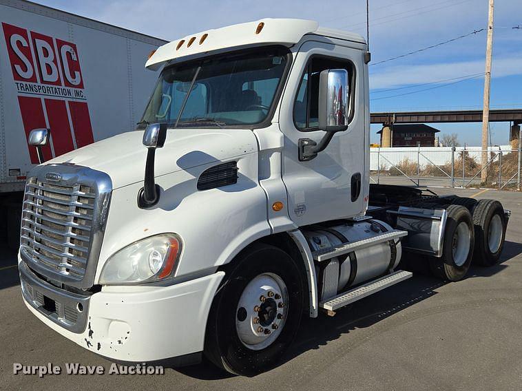 Image of Freightliner Cascadia Primary image