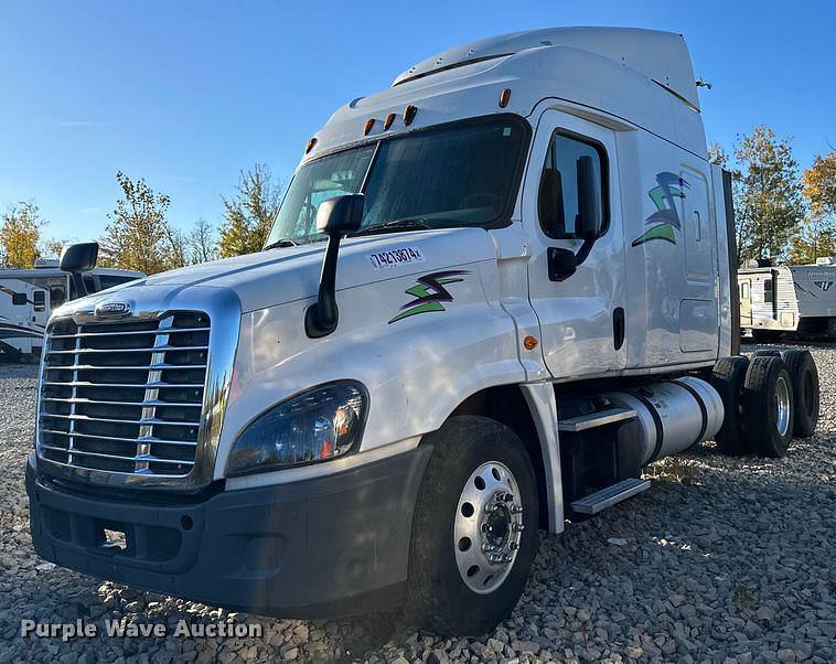 Image of Freightliner Cascadia Primary image