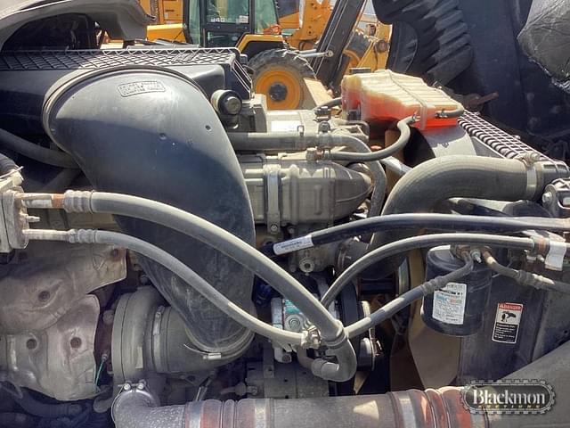 Image of Freightliner Cascadia equipment image 4