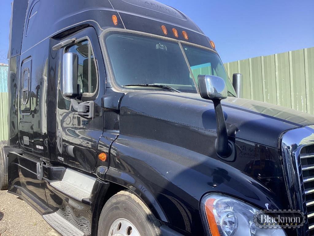 Image of Freightliner Cascadia Primary image