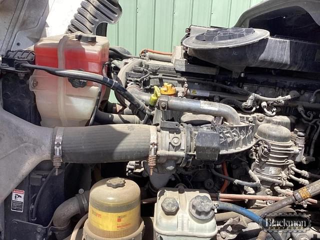 Image of Freightliner Cascadia equipment image 1
