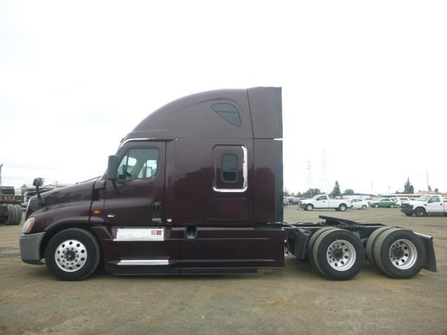 Image of Freightliner Cascadia equipment image 4