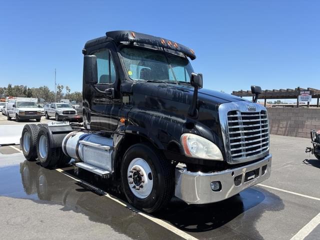 Image of Freightliner Cascadia equipment image 1