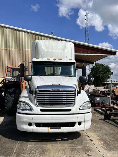 Image of Freightliner CL120 equipment image 1