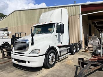 Main image Freightliner CL120