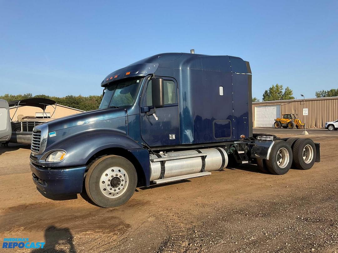 Image of Freightliner Columbia Primary image