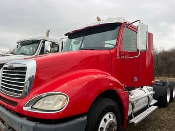 Main image Freightliner Columbia