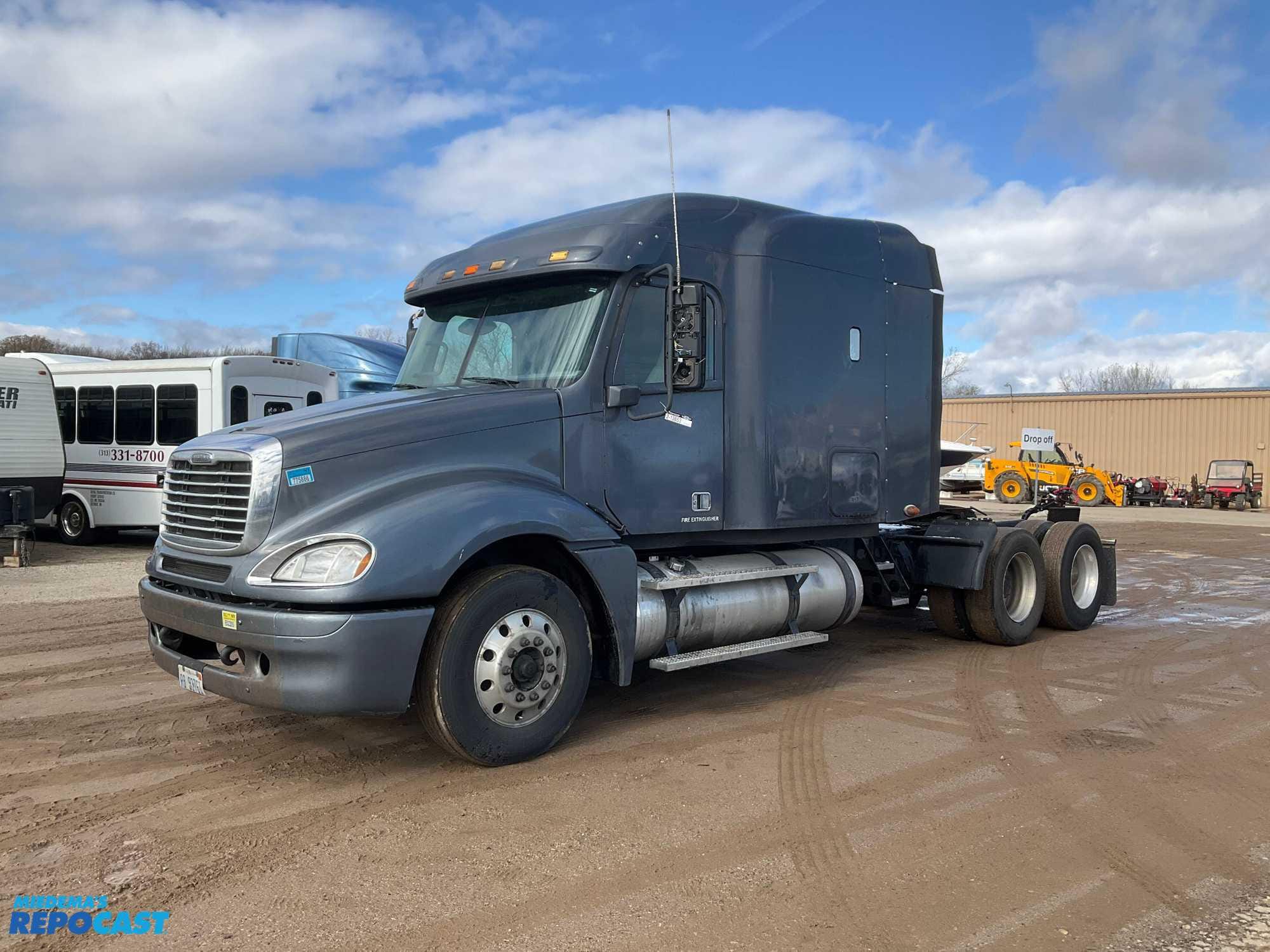 Main image Freightliner Columbia