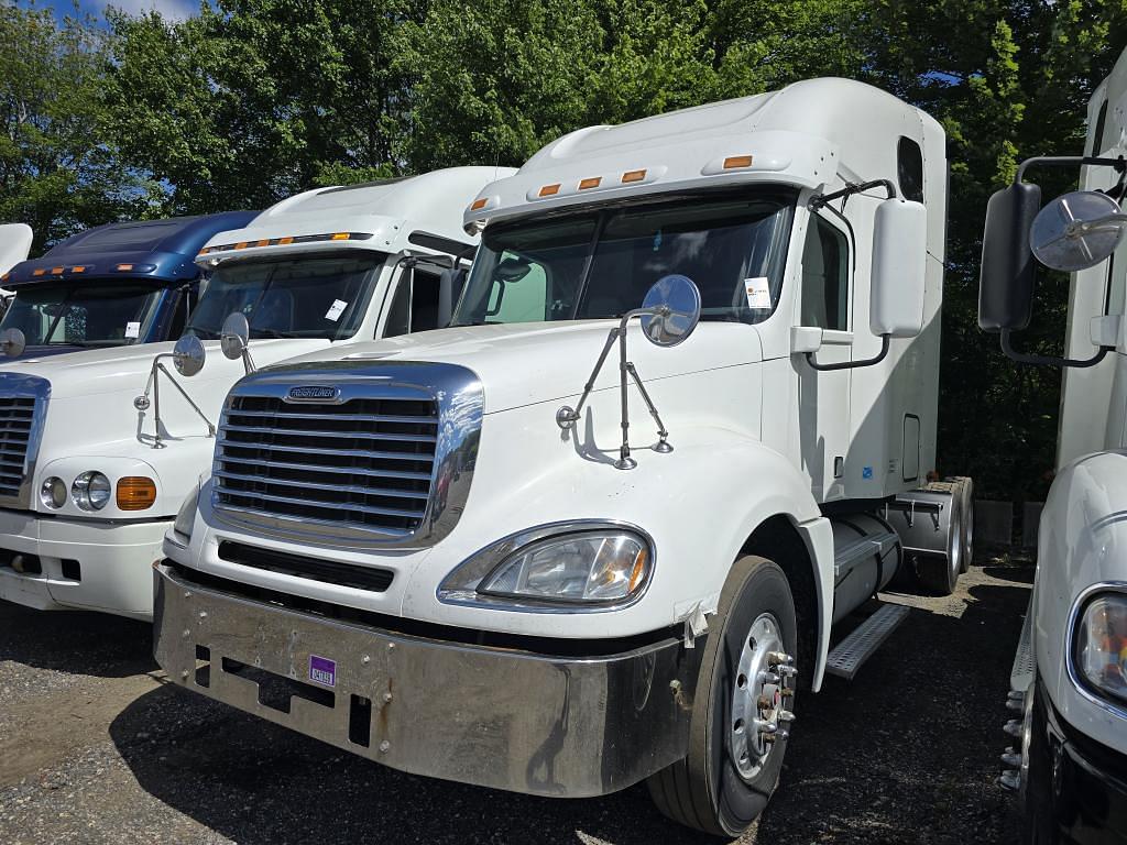 Image of Freightliner Columbia Primary image
