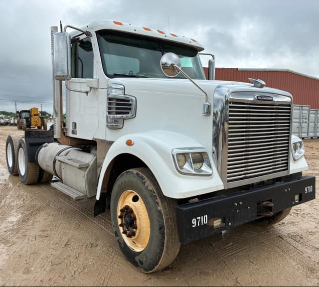 Image of Freightliner Coronado 122 equipment image 4