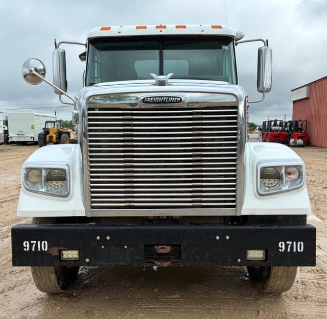 Image of Freightliner Coronado 122 equipment image 2