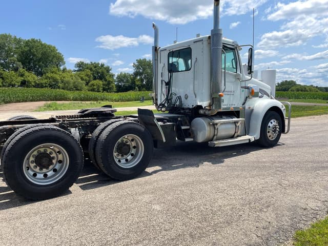 Image of Freightliner Coronado 132 equipment image 3