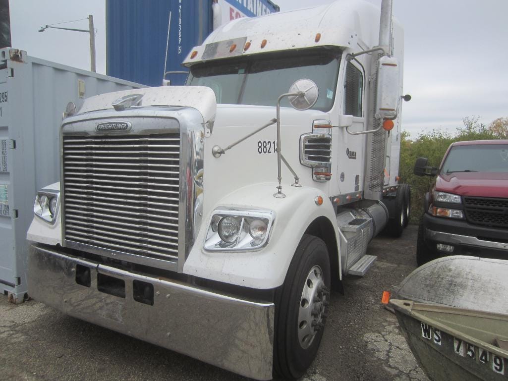 Main image Freightliner SD122