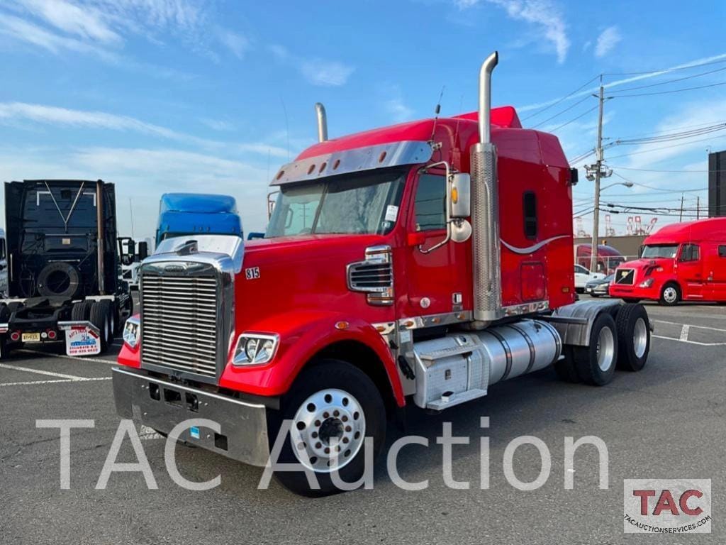 Main image Freightliner SD122