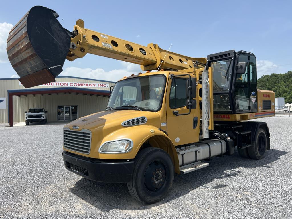 Image of Freightliner M2106 Primary image