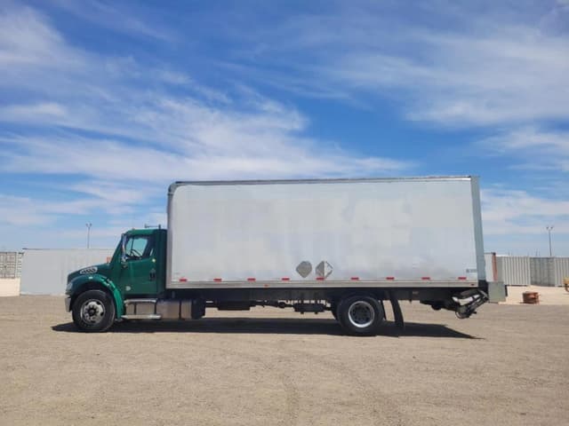 Image of Freightliner M2 106 equipment image 1