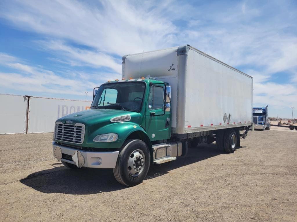 2016 Freightliner M2 106 Equipment Image0