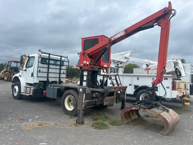 Image of Freightliner M2 106 equipment image 1