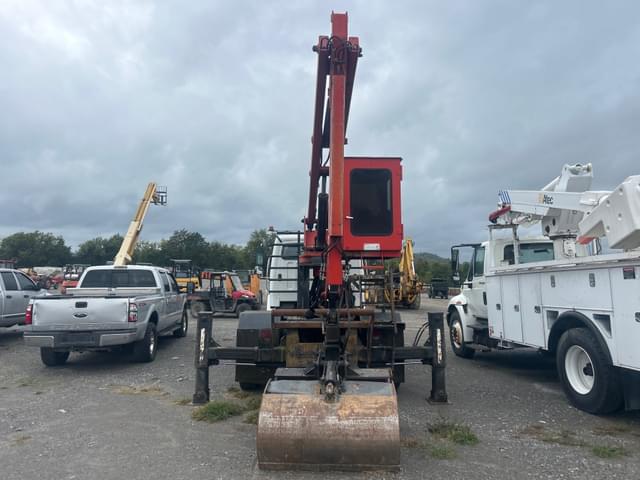 Image of Freightliner M2 106 equipment image 2